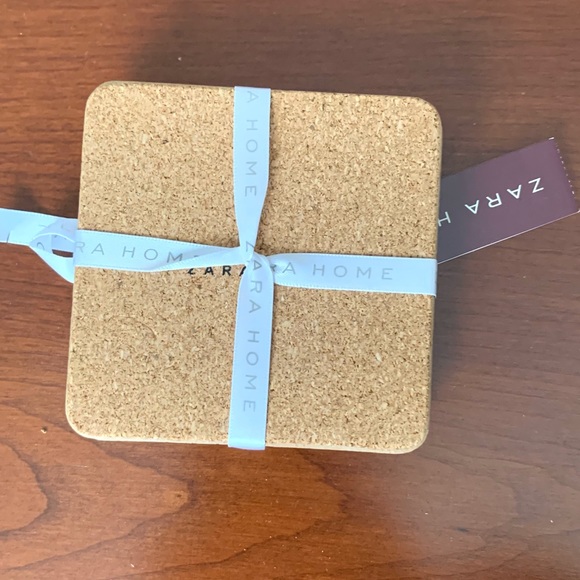 Zara Home set of 8 glossy coasters with flowers pattern cork back - Picture 5 of 5